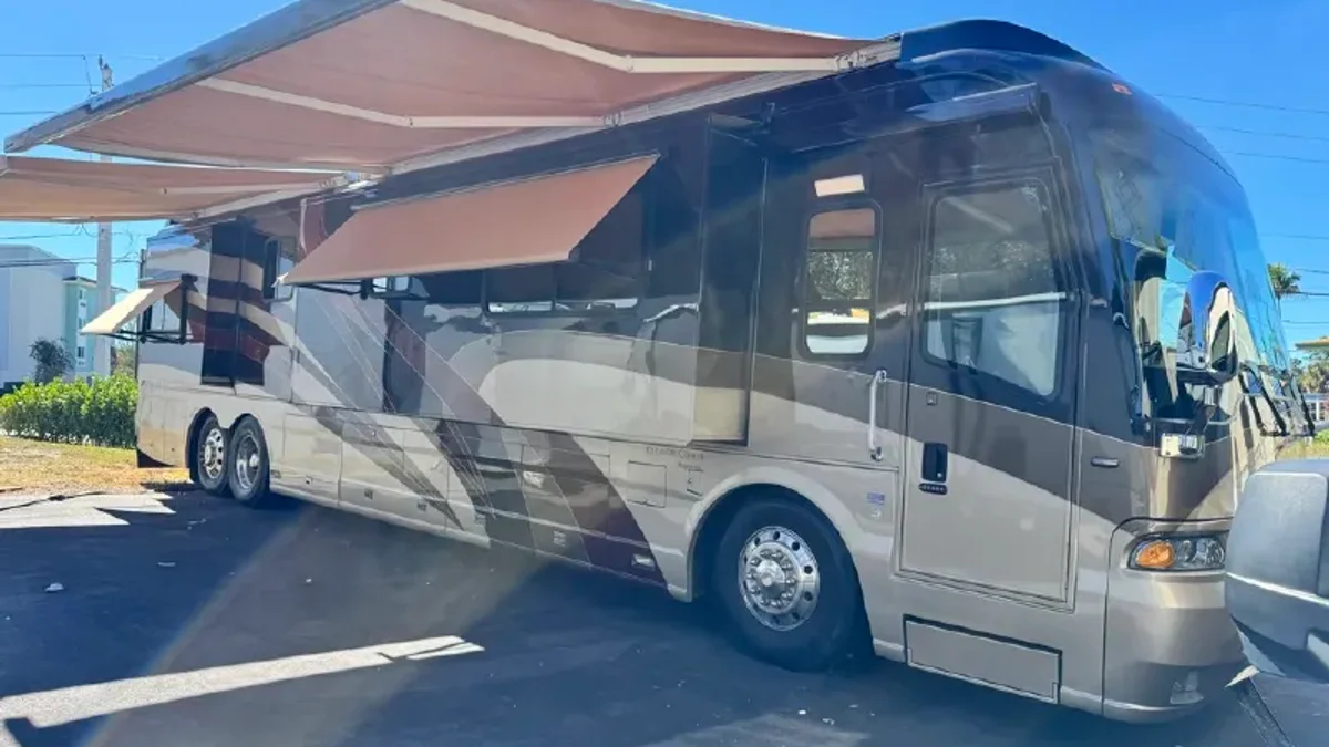 2006 Country Coach Magna 630 45 Rembrandt