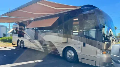 2006 Country Coach Magna 630 45 Rembrandt