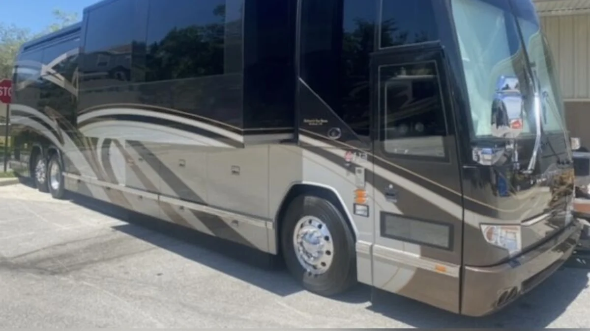 2012 Featherlite Vantare H3-45