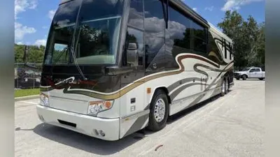 2010 Featherlite Featherlite H3 45