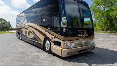 2010 Prevost Liberty photo 1
