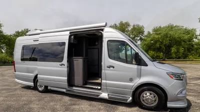 2025 Ogv V-rv photo 3