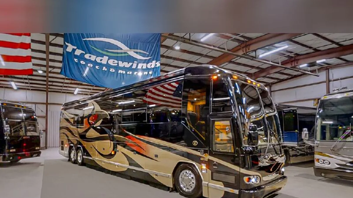 2008 Featherlite Featherlite H3-45 Featherlite