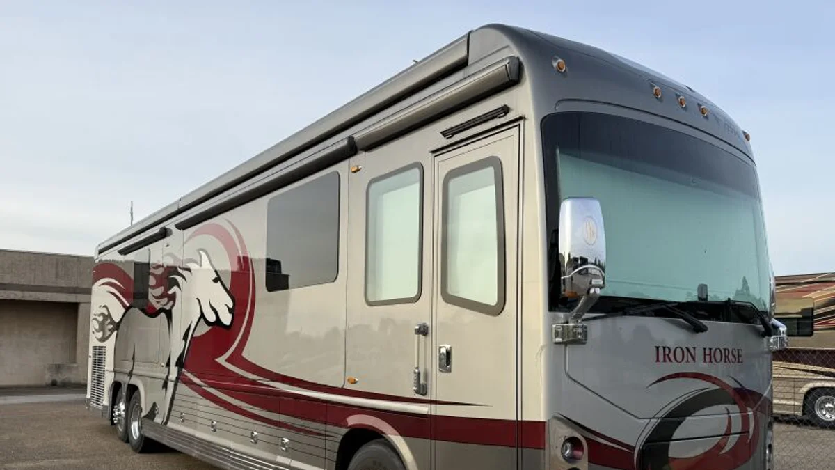 2016 Foretravel IH-45