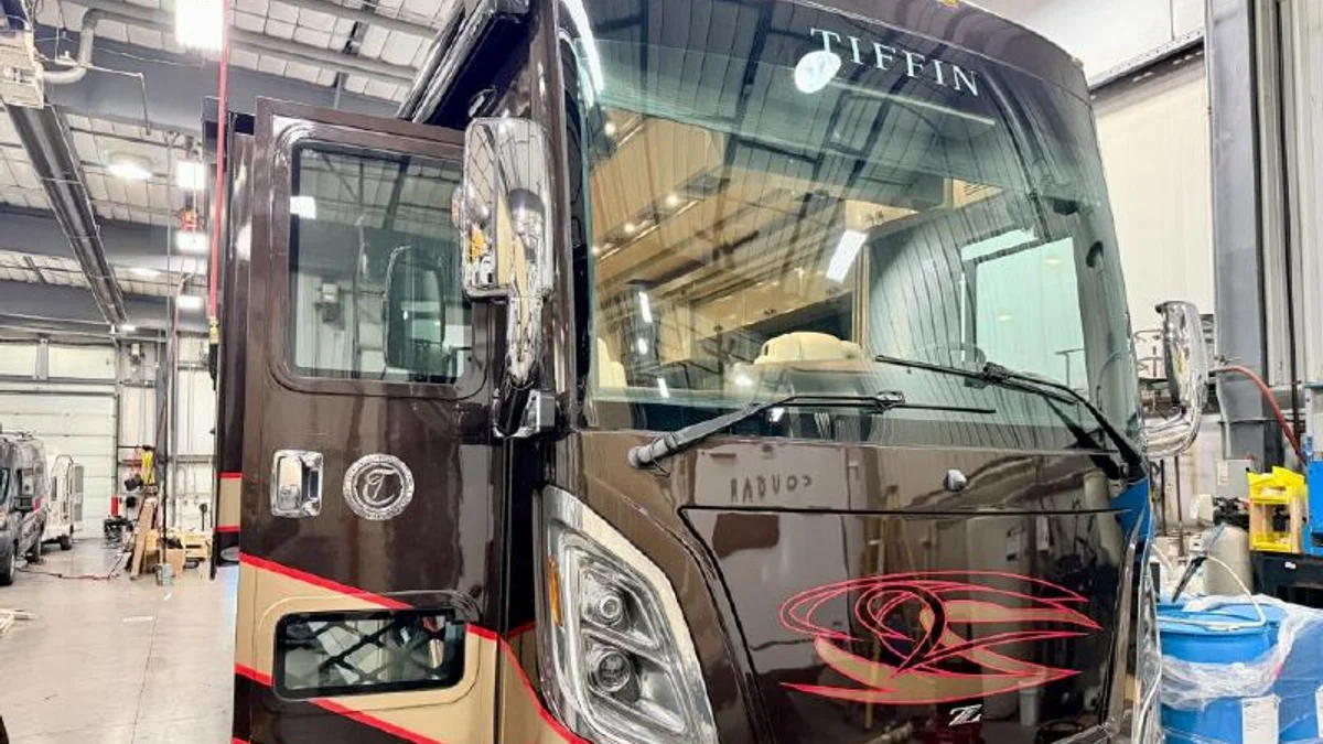 2021 Tiffin Zephyr 45 PZ