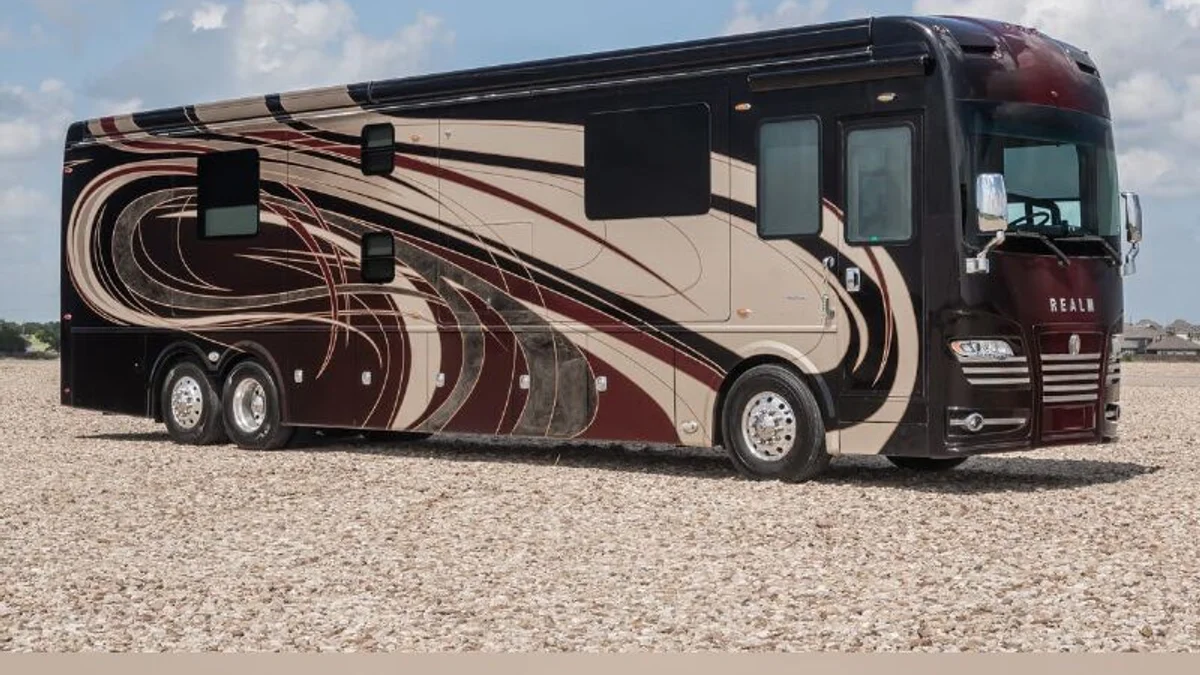 2018 Foretravel Realm FS605 LVB