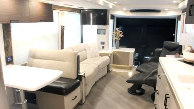 2023 Emerald Emerald Emerald photo 4