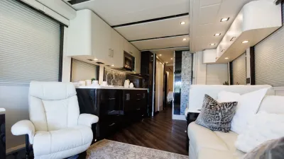 2025 Emerald Emerald Emerald photo 3