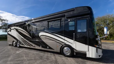 2020 Newmar Mountain Aire photo 2