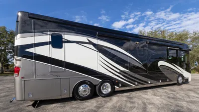 2020 Newmar Mountain Aire photo 4