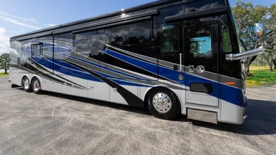 2022 Tiffin Allegro Bus photo 2