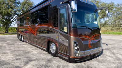 2013 Newell P2000I photo 1