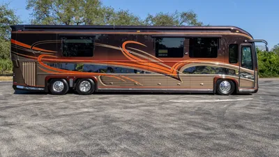 2013 Newell P2000I photo 3