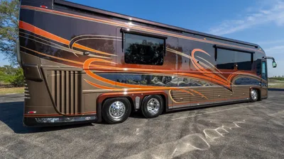 2013 Newell P2000I photo 4