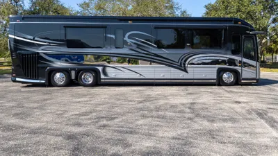 2012 Newell P2000I photo 3