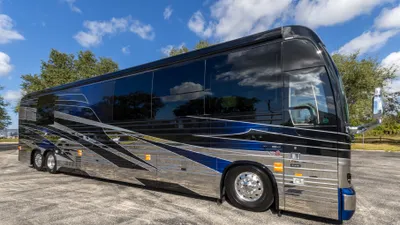 2025 Prevost Epic Country Coach photo 2