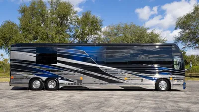 2025 Prevost Epic Country Coach photo 3