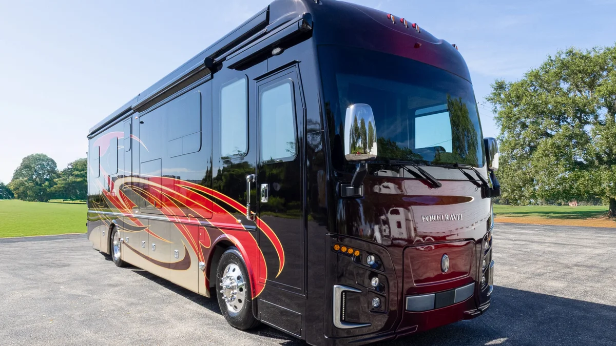 2022 Foretravel Realm