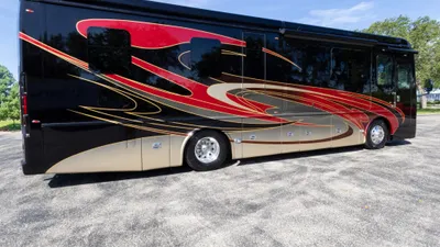 2022 Foretravel Realm photo 4