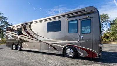 2016 Foretravel Realm photo 2