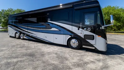 2024 Tiffin Phaeton photo 2