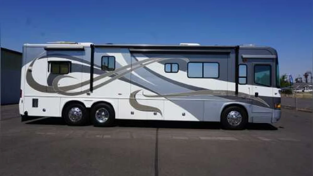 2008 Country Coach Allure