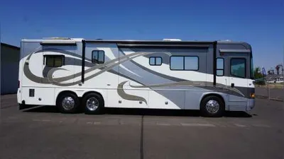 2008 Country Coach Allure