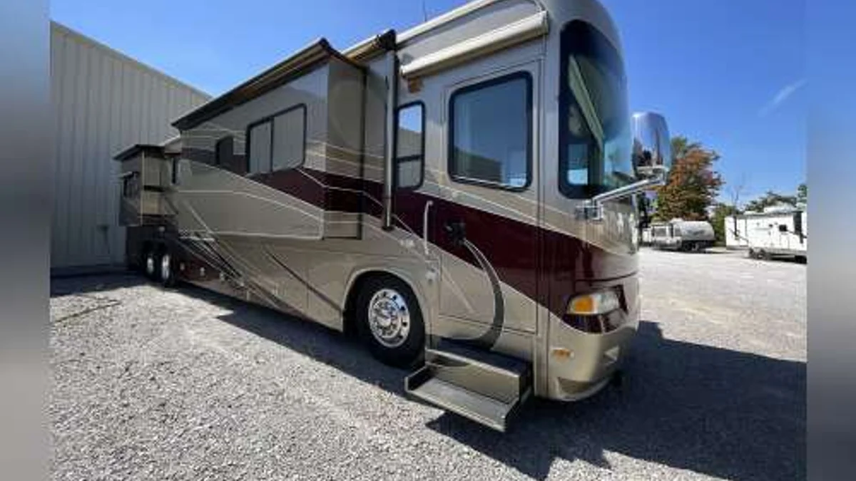 2007 Country Coach Allure 470 McKenzie Bridge 425 Cummins Quad Slide