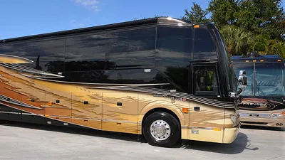 2016 Liberty Coach Elegant Lady