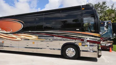 2013 Liberty Coach Elegant Lady
