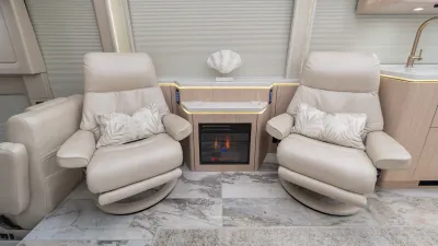 2026 Marathon Coach Marathon Coach Marathon photo 3