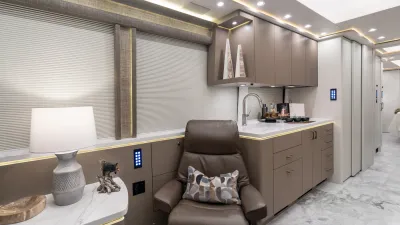 2026 Marathon Coach Marathon Coach Marathon photo 2