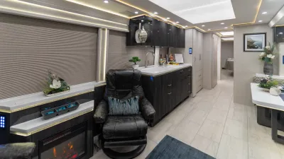 2025 Marathon Coach Marathon Coach Marathon photo 5