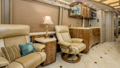 2019 Marathon Coach Marathon Coach Marathon photo 2