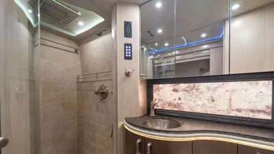 2020 Marathon Coach Marathon Coach Marathon photo 2