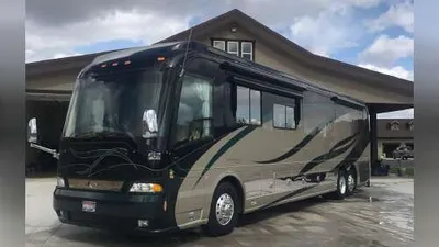 2007 Country Coach Magna 630 Series Rembrandt