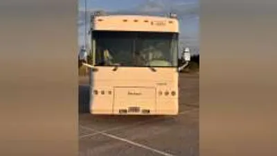 2000 Foretravel U320