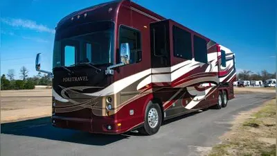 2014 Foretravel Ih 45 Bath & 1/2 Ih 45
