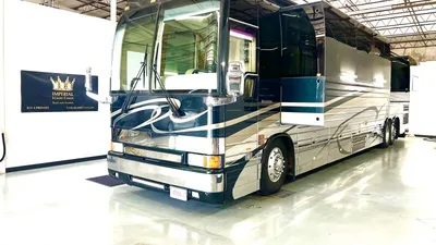 2004 Prevost Country Coach 45 XLII