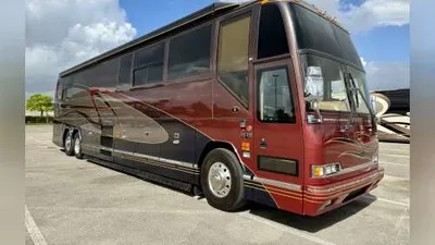 2002 Featherlite Featherlite H3 45