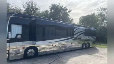 2002 Prevost XLII Parliment